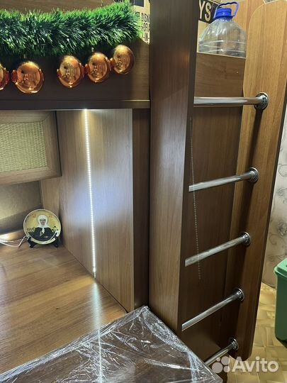 Стенка бу со шкафом