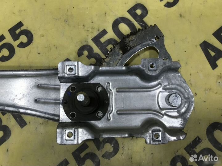 Стеклоподъемник задний R Toyota Corolla E12