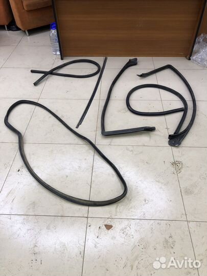 Уплотнитель двери audi