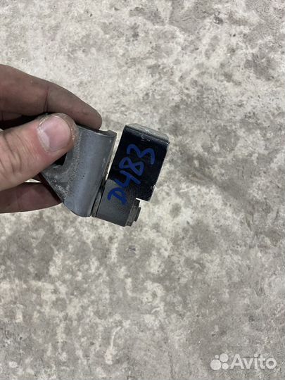 Петля двери задняя левая нижняя ford focus 3