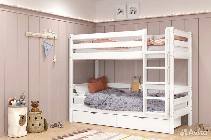 Двухъярусная кровать с пружинными матрасами