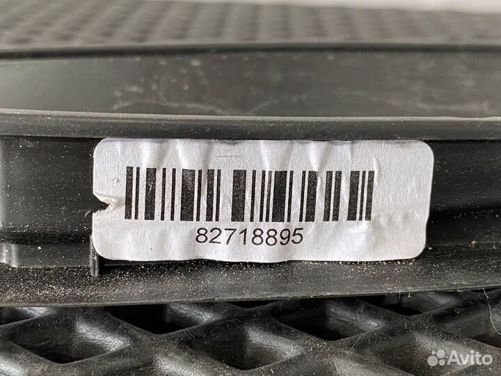 Резинка спойлера Volvo FH4 82718895