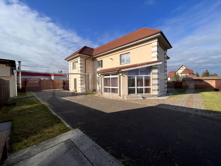 Универсальный участок с постройками 1293 м²