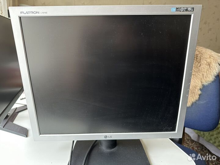 Монитор LG Flatron L1919S
