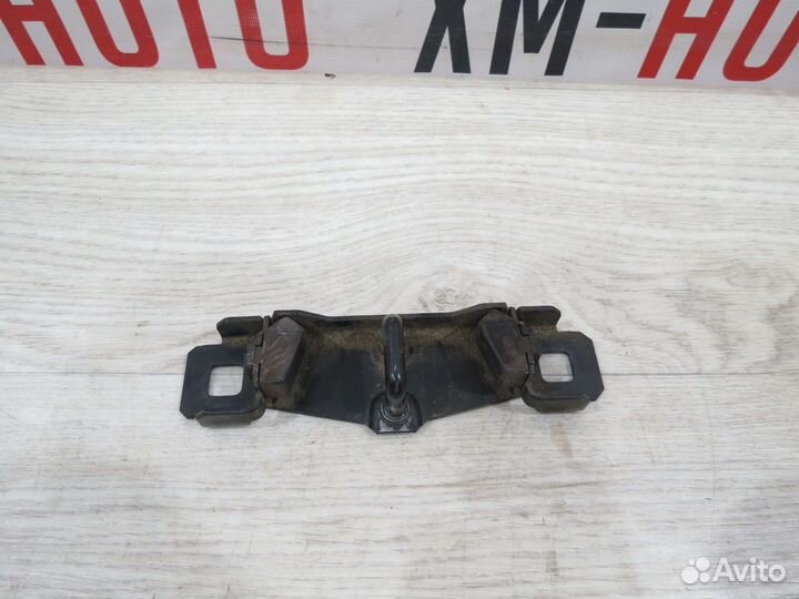 Ответная часть замка багажника Ford Focus 3