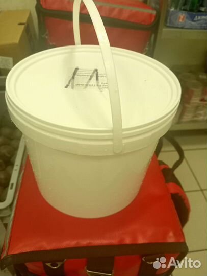 Ведро пластиковое с крышкой 5 литров