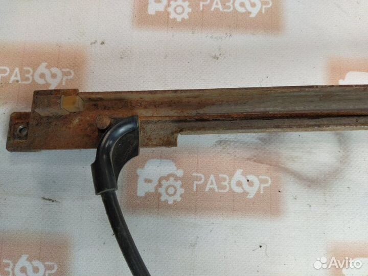 Стеклоподъемник передний правый Volkswagen