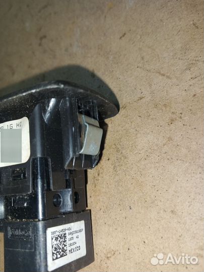 Кнопка стеклоподъемника Ford Explorer 5