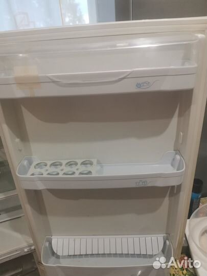 Холодильник Indesit не рабочий