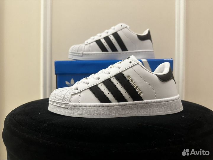 Adidas superstar