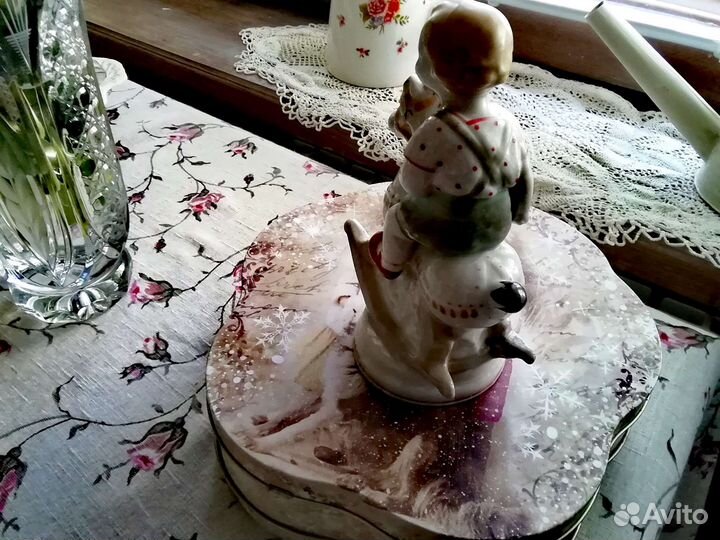 Статуэтки фарфор разные