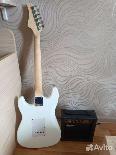 Новая электрогитара, комбик, чехол и др