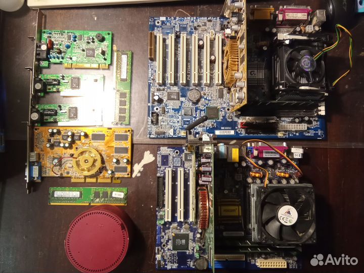 Материнская плата с процессором и памятью