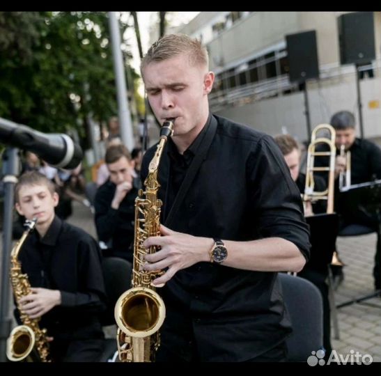 Саксофонист