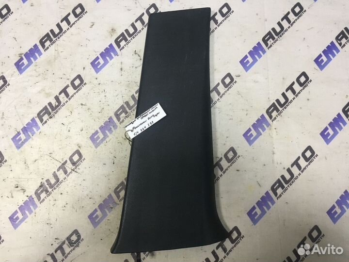 Накладка центр. стойки правая Фольксваген Бора