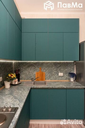 Дизайнерские кухонные гарнитуры 310*119