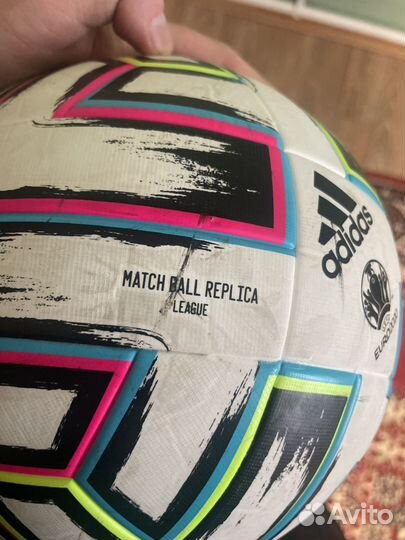 Футбольный мяч adidas uniforia match ball replica