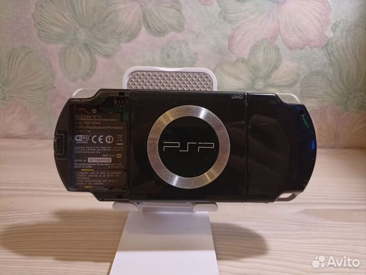 Sony PSP 2004 прошитая + много игр