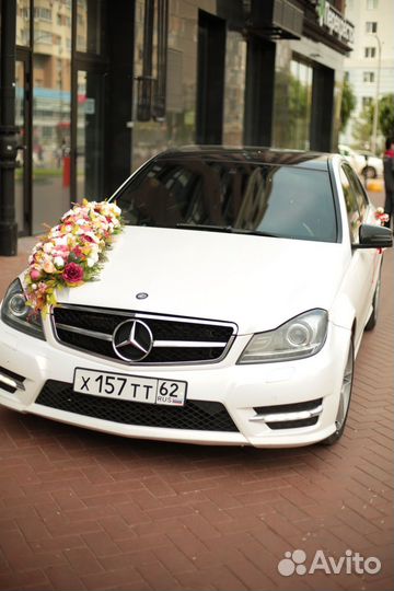 Свадебные украшения на машину