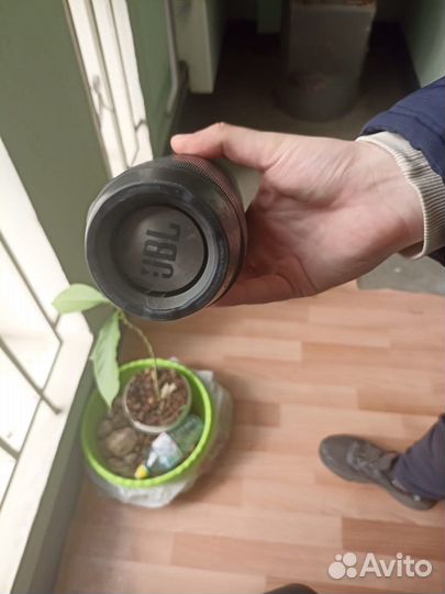 Портативная колонка jbl