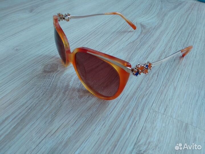 Очки солнцезащитные