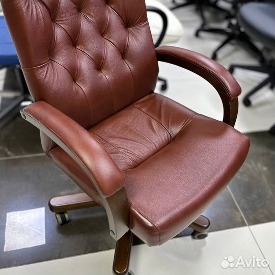 Кресло руководителя Т-9928 (цвета)