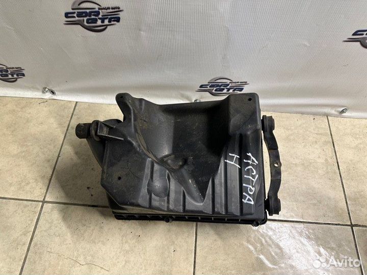 Корпус воздушного фильтра Opel Astra H Z16XER 2010