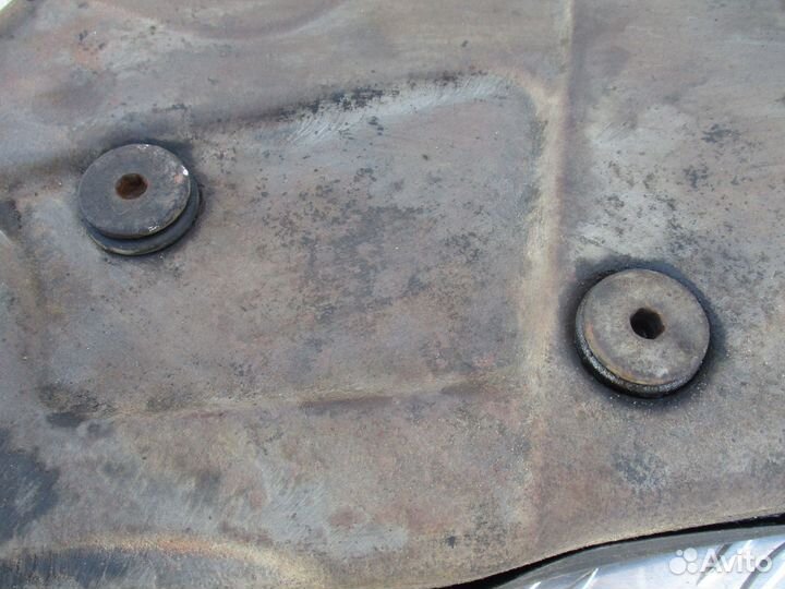 Кожух грм верхний Audi 100 C3 1988г 2.0 RT