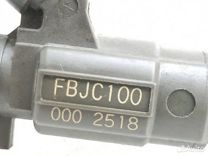 Форсунка топливная Nissan X-Trail T30 2.0 QR20DE