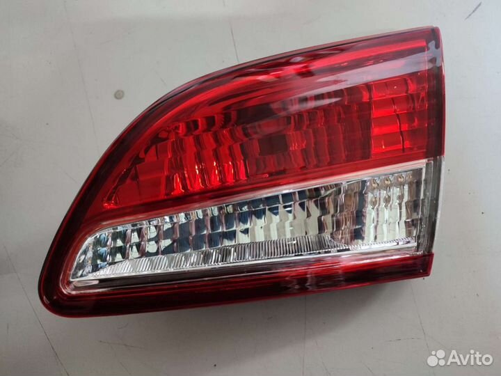 Фонарь в крышку багажника Ниссан Альмера.13- г.в