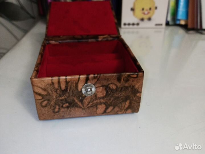 Шкатулка для ювелирных украшений