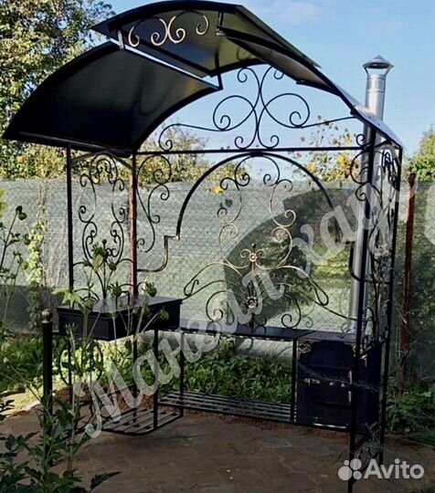 Мангал с крышей