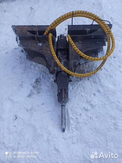 Гидромолот на мини погрузчик