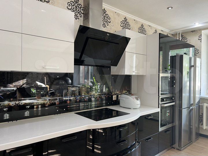 3-к. квартира, 80 м², 2/5 эт.