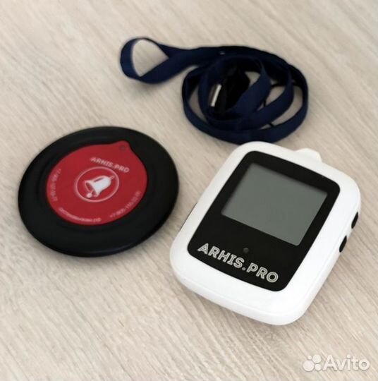 Кнопка вызова персонала и часы пейджер официанта