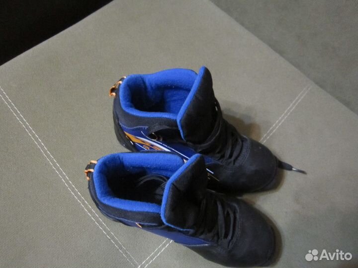 Продам лыжные ботинки