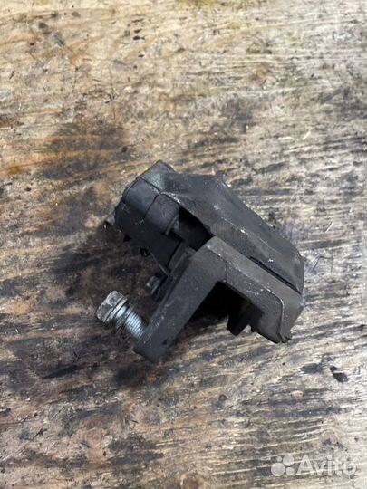 Суппорт передний правый Audi A6 4F2 BDW 2007