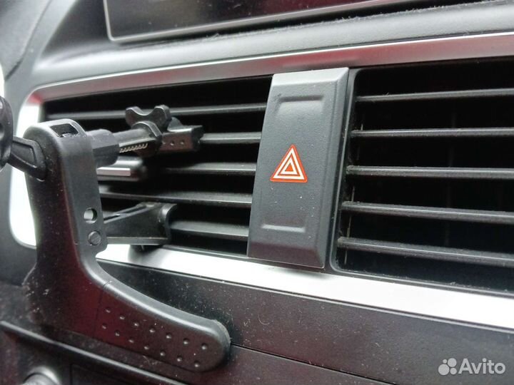 Держатель для телефона в машину