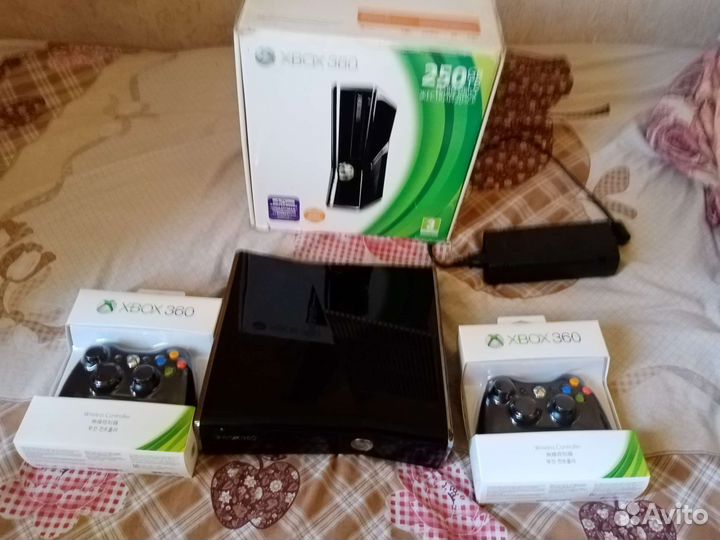XBox360Slim 250Gb прошит Freboot и LT 3.0+ 40 игр
