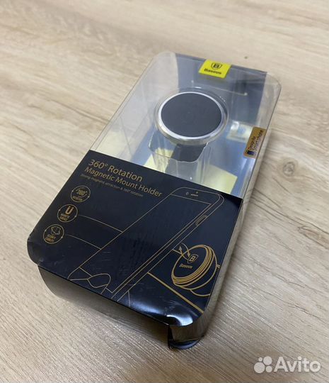 Держатель для телефона в машину магнитный