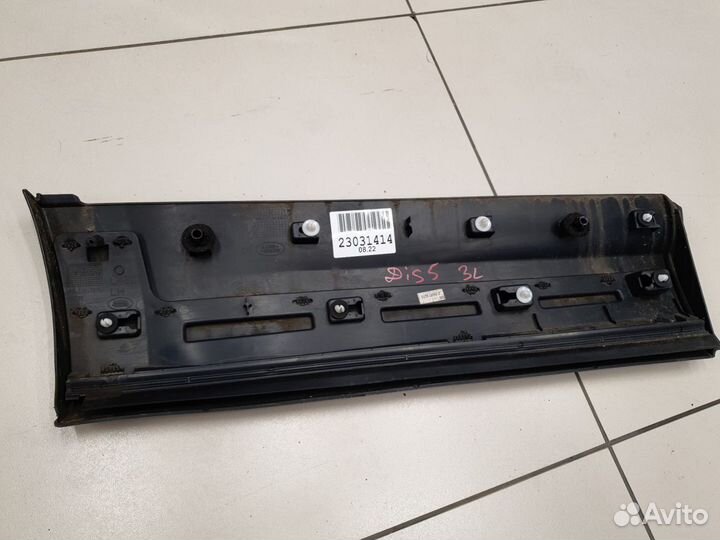 Молдинг двери левый задний Land Rover Discovery 20