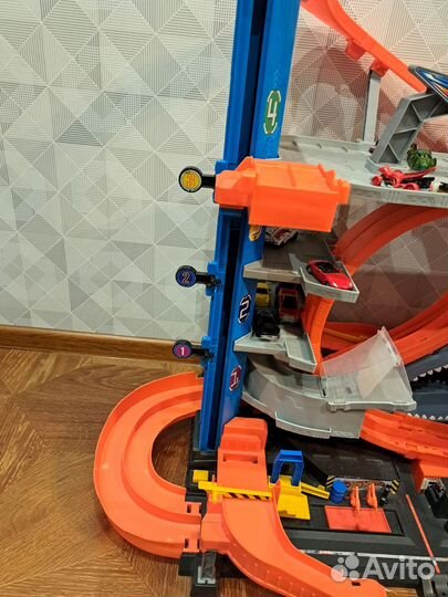 Hot wheels парковка