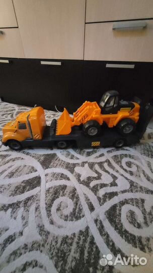 Экскаватор игрушка