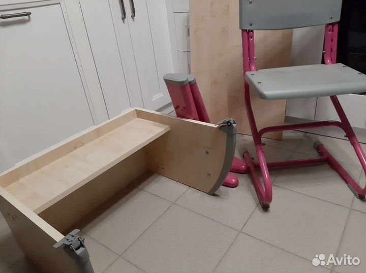 Школьные растущие парта и стул