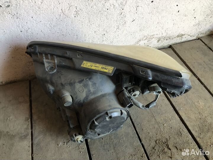 Фары на toyota rav 4 2005г.в