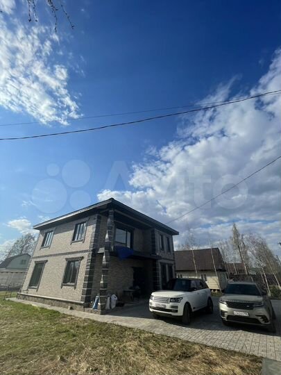 Коттедж 200 м² на участке 8,5 сот.