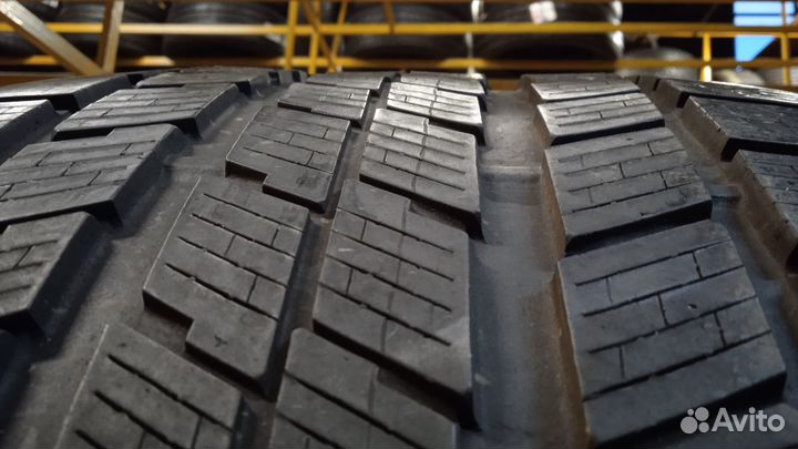 Pirelli Winter 240 Snowsport 295/30 R19