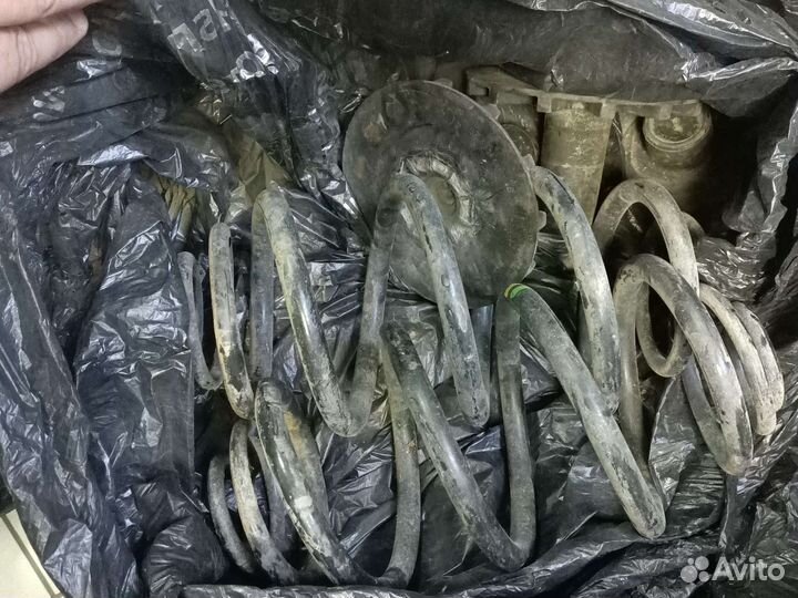 Задние амортизаторы Renault 562104961R