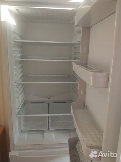 Холодильник indesit sb 200