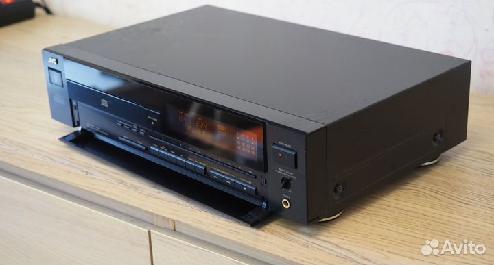 CD JVC XL-Z611. CD-проигрыватель с пультом